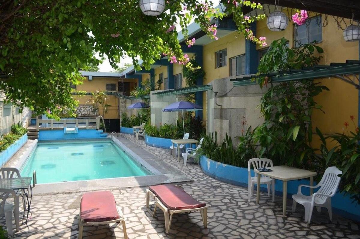 2 Hotel Saleh Angeles Exterior photo