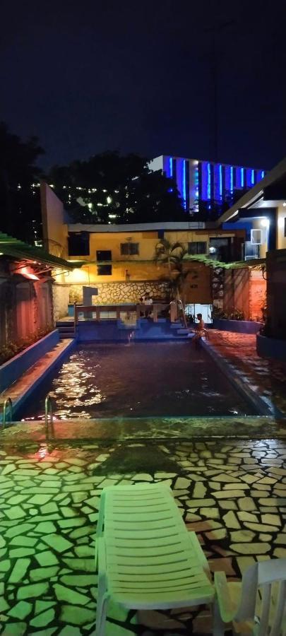 2 Hotel Saleh Angeles Exterior photo