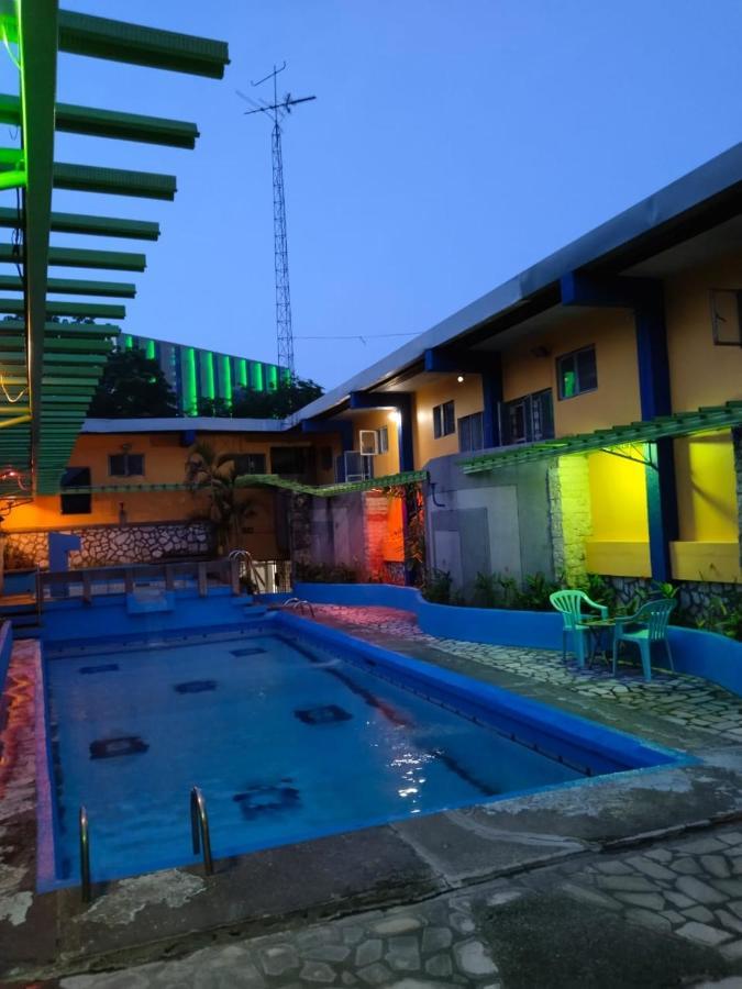 2 Hotel Saleh Angeles Exterior photo
