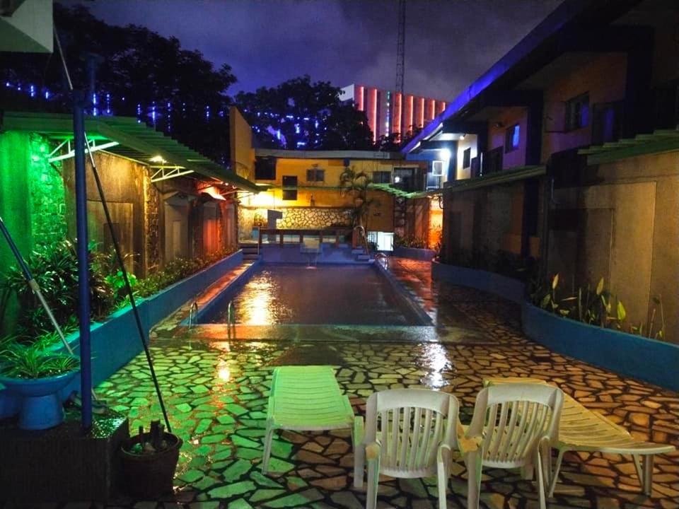 2 Hotel Saleh Angeles Exterior photo