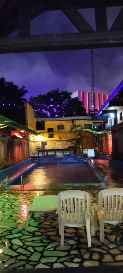 2 Hotel Saleh Angeles Exterior photo