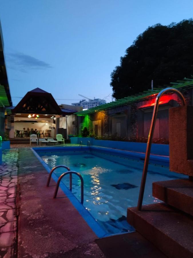 2 Hotel Saleh Angeles Exterior photo